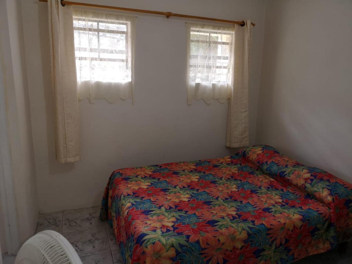 Ventnor House Apartments Бриджтаун Экстерьер фото